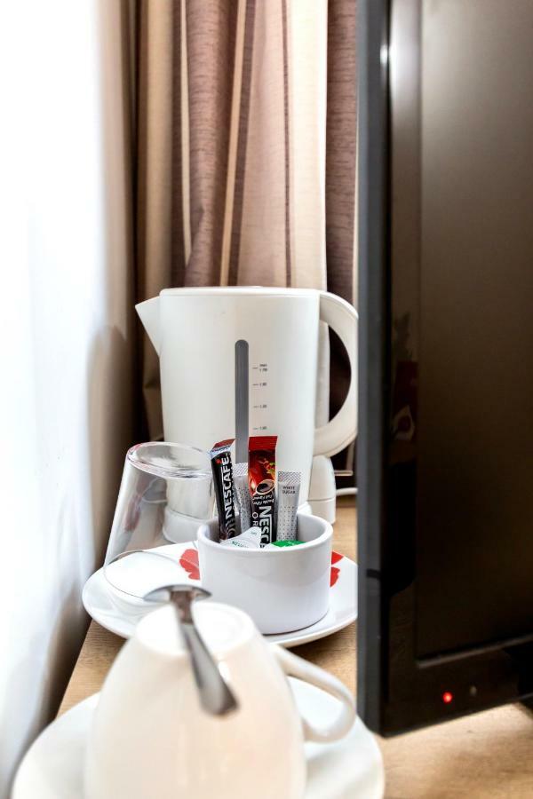 Oyo Tamtam Acton Hotel ลอนดอน ภายนอก รูปภาพ