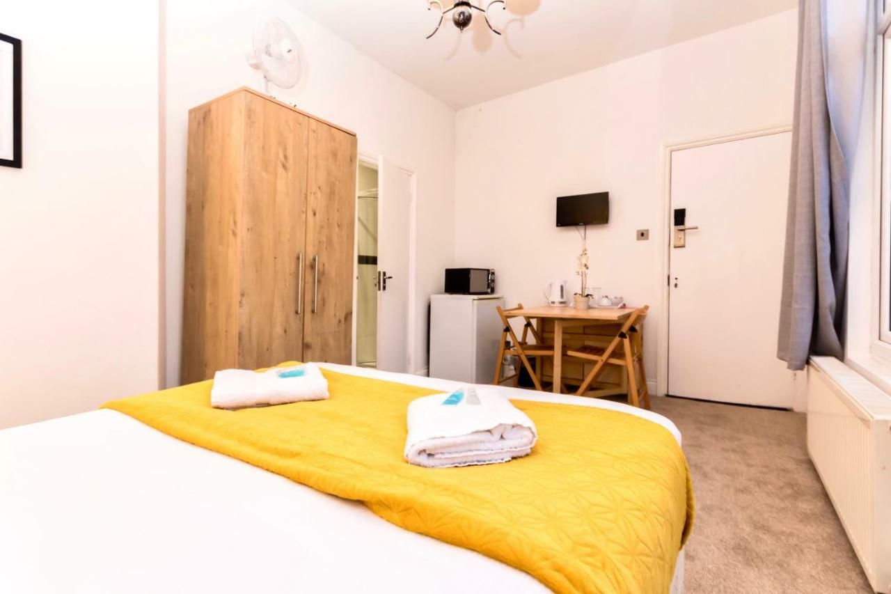 Oyo Tamtam Acton Hotel ลอนดอน ภายนอก รูปภาพ