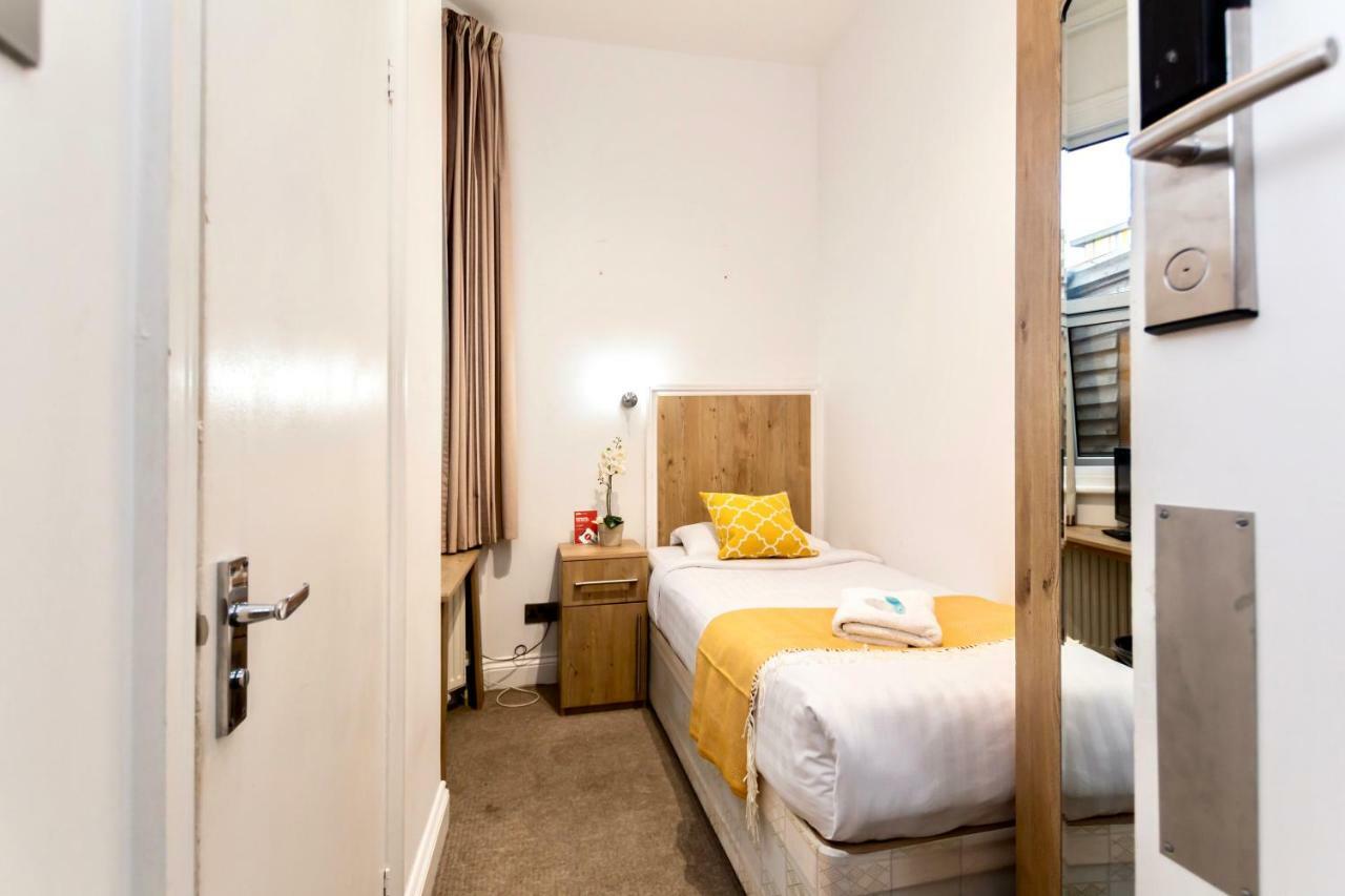 Oyo Tamtam Acton Hotel ลอนดอน ภายนอก รูปภาพ